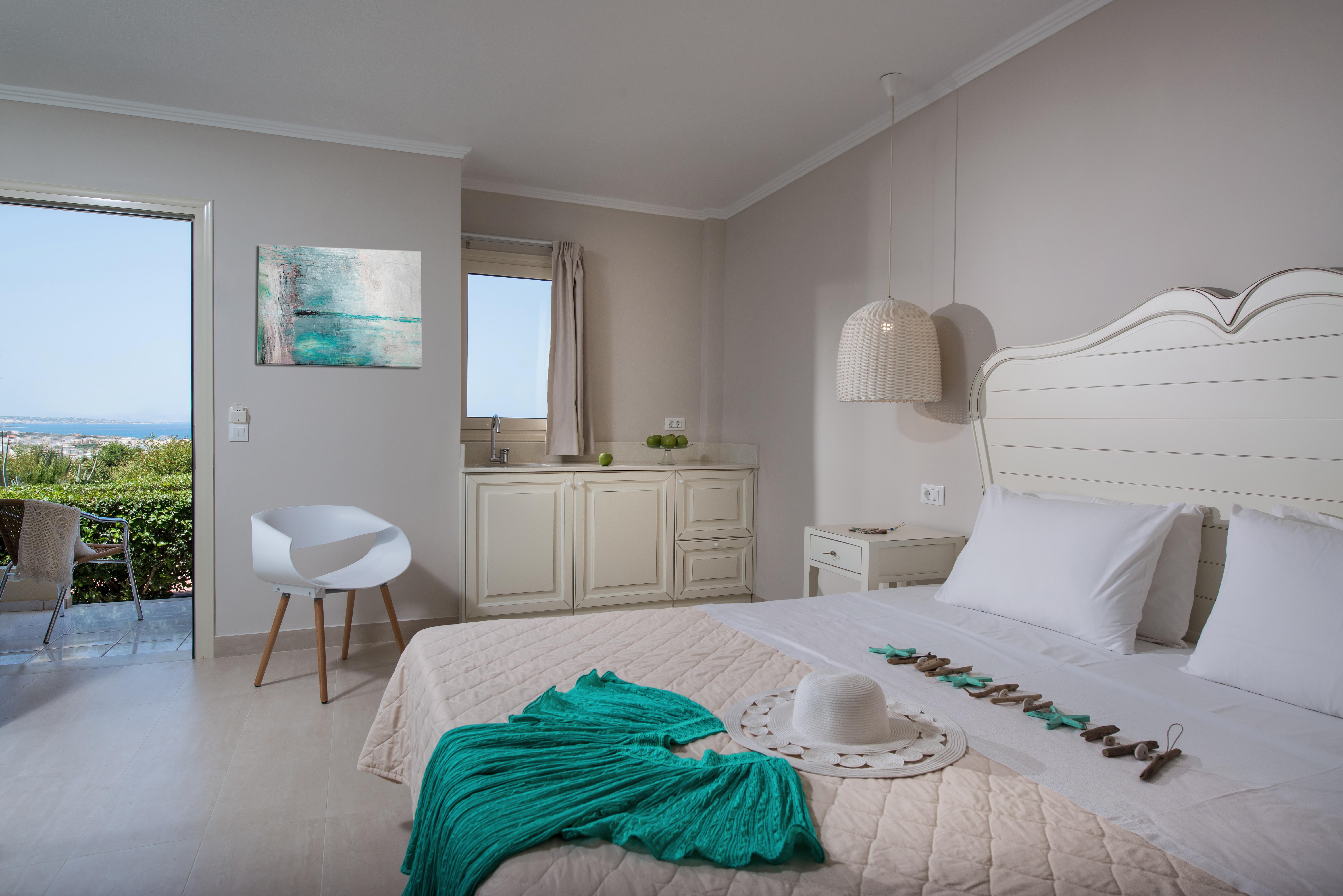 Notos Heights Hotel & Suites Малиа Екстериор снимка